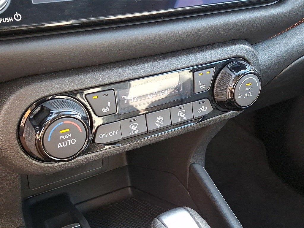 2022 Nissan Kicks SR