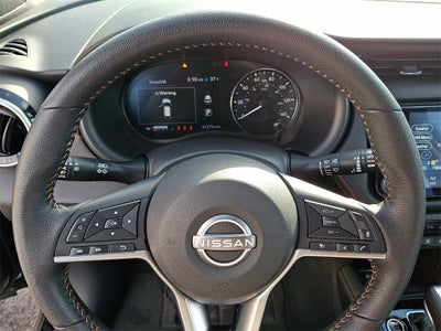 2022 Nissan Kicks SR