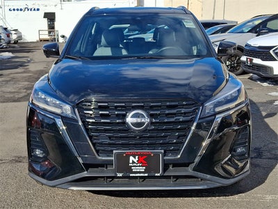 2022 Nissan Kicks SR