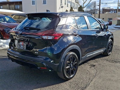 2022 Nissan Kicks SR