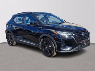 2022 Nissan Kicks SR