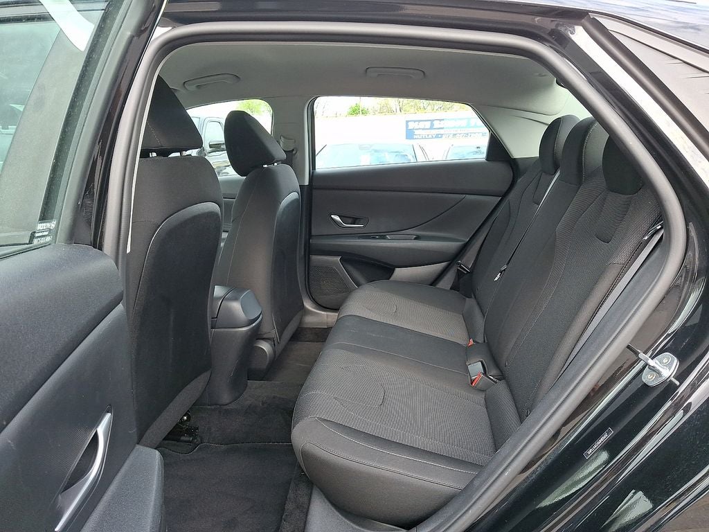 2021 Hyundai Elantra SE