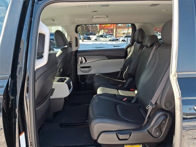 2023 Kia Carnival LX