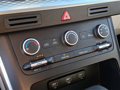 2023 Kia Carnival LX