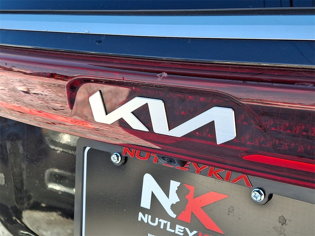 2023 Kia Carnival LX