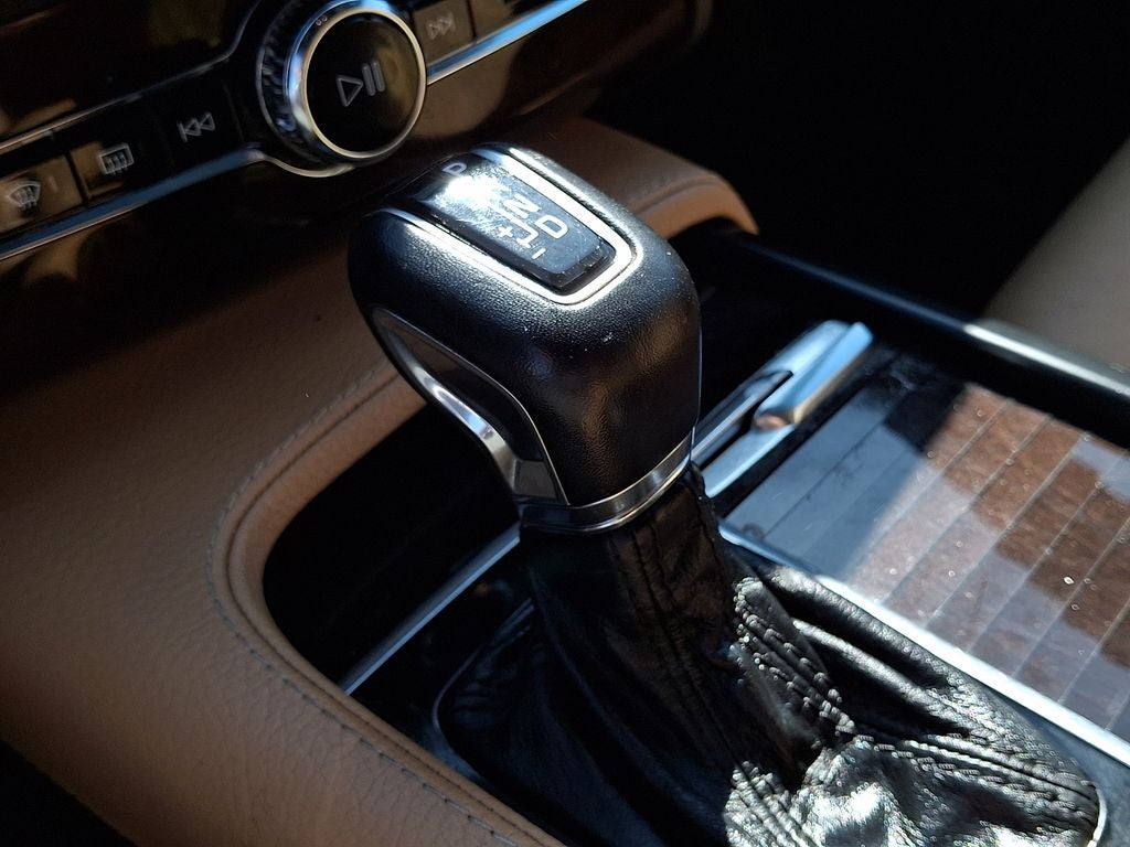 2019 Volvo XC90 T6 Momentum