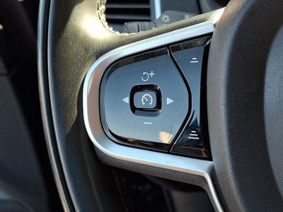 2019 Volvo XC90 T6 Momentum