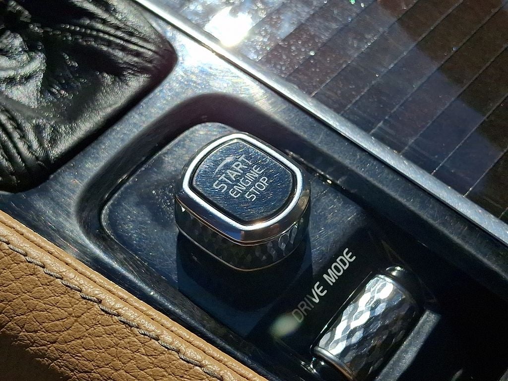 2019 Volvo XC90 T6 Momentum